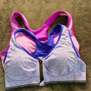 Sports bras ( 2)
